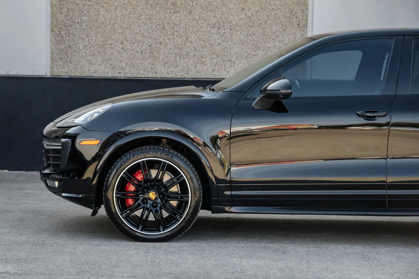 Used 2018 Porsche Cayenne GTS w/ Premium Package Plus AWD/4WD image 12