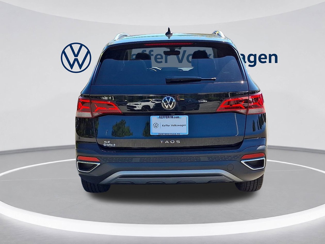 Certified 2023 Volkswagen Taos SE w/ Panoramic Sunroof Package FWD image 5