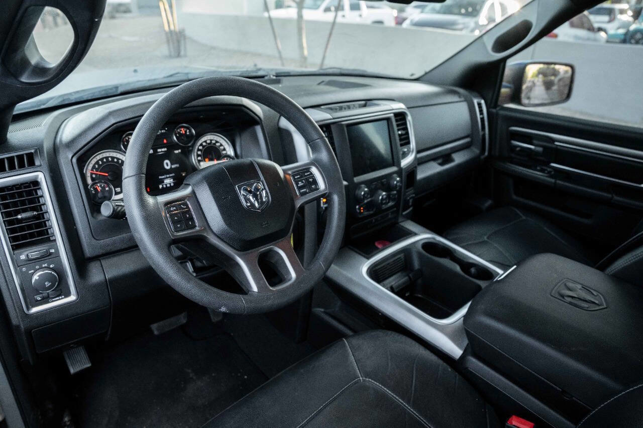 Used 2022 RAM 1500 Classic Warlock w/ Ceramic Gray Warlock Package image 9