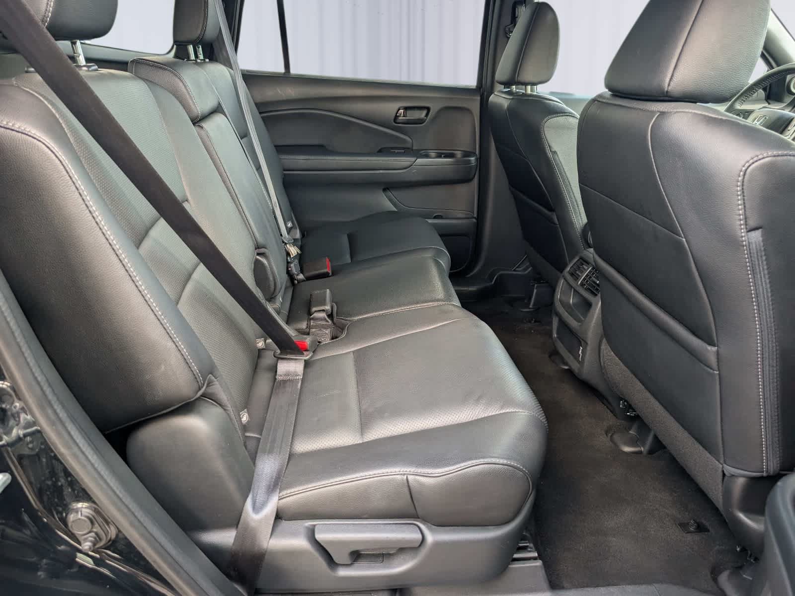 Used 2023 Honda Passport EX-L image 12