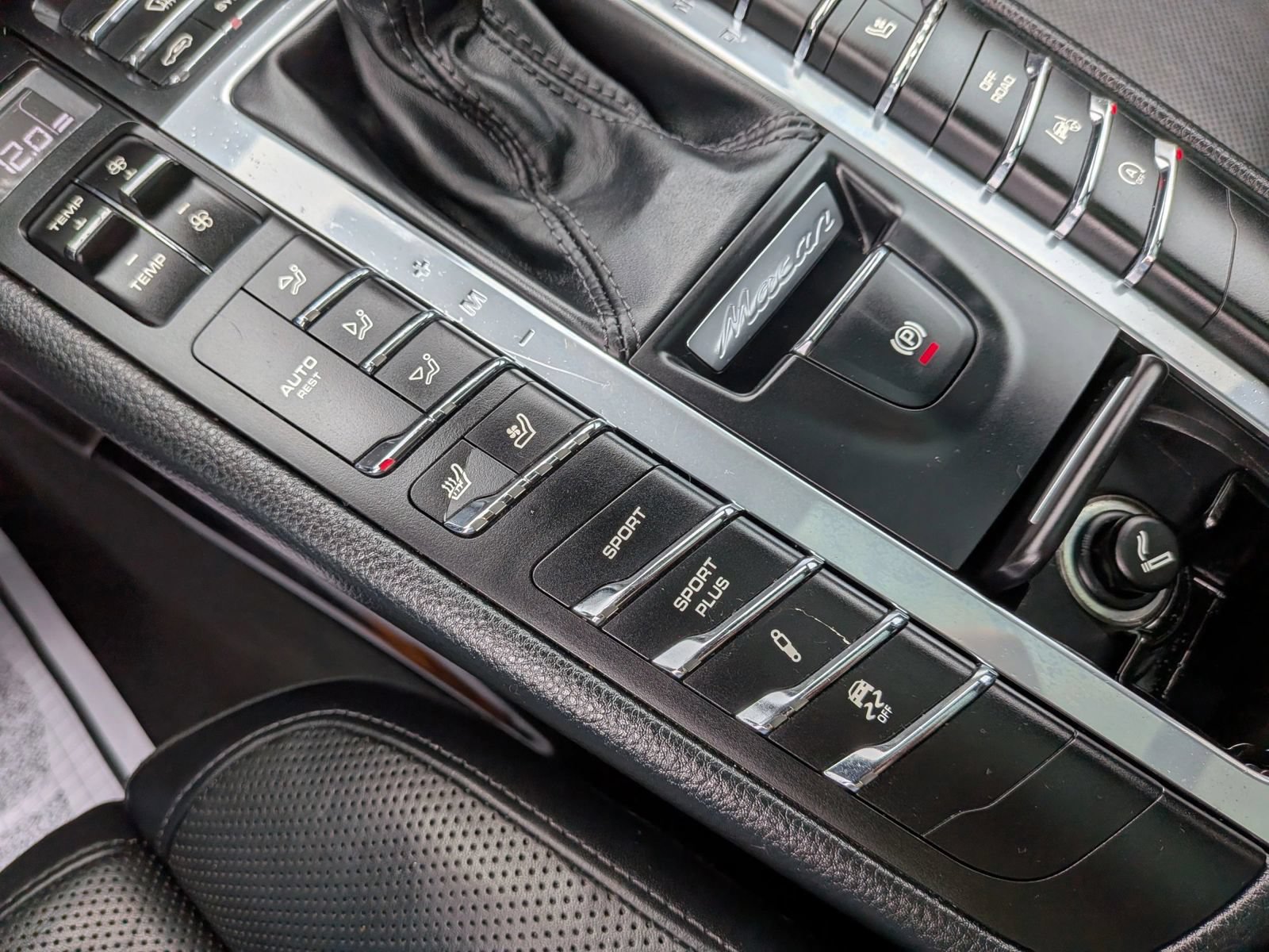 Used 2017 Porsche Macan Turbo AWD/4WD image 67