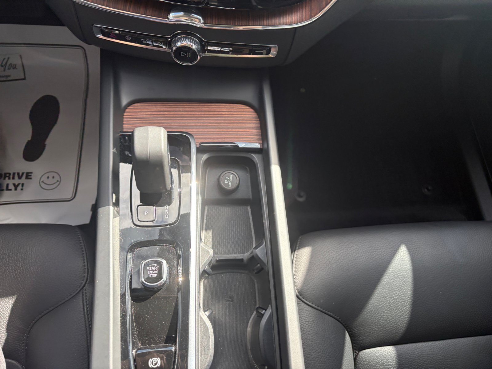 Used 2024 Volvo XC60 T8 Plus AWD/4WD image 21