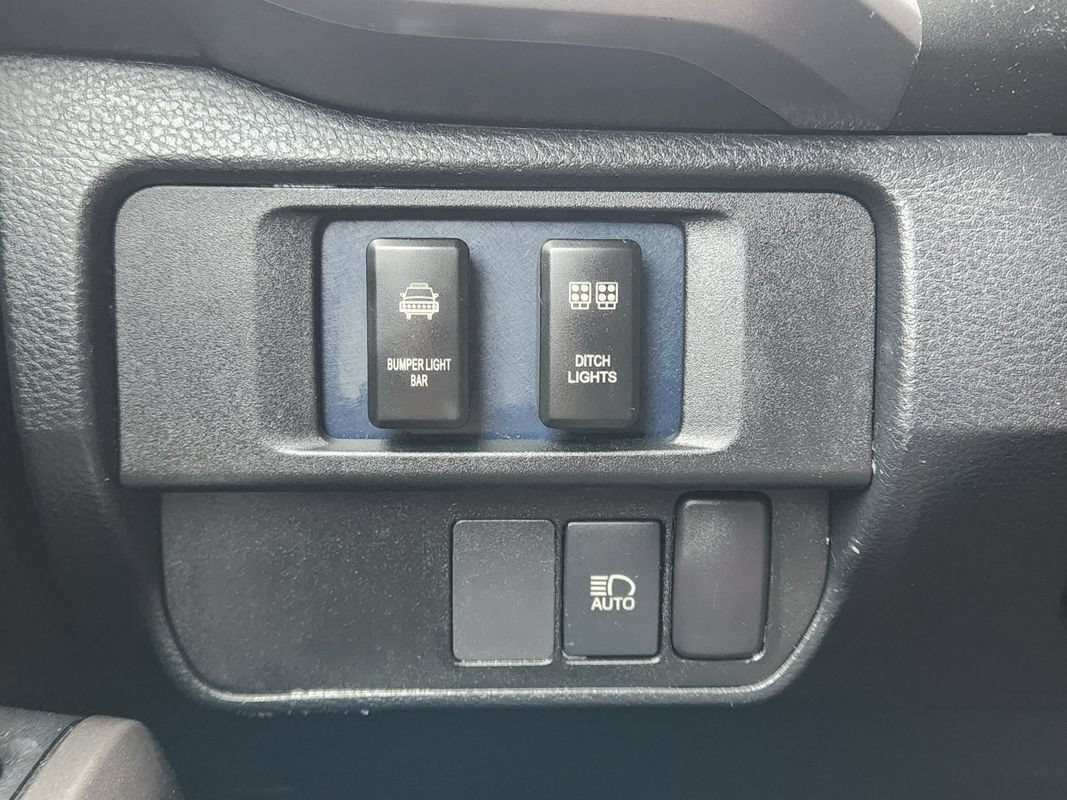 Used 2019 Toyota Tacoma SR5 AWD/4WD image 26
