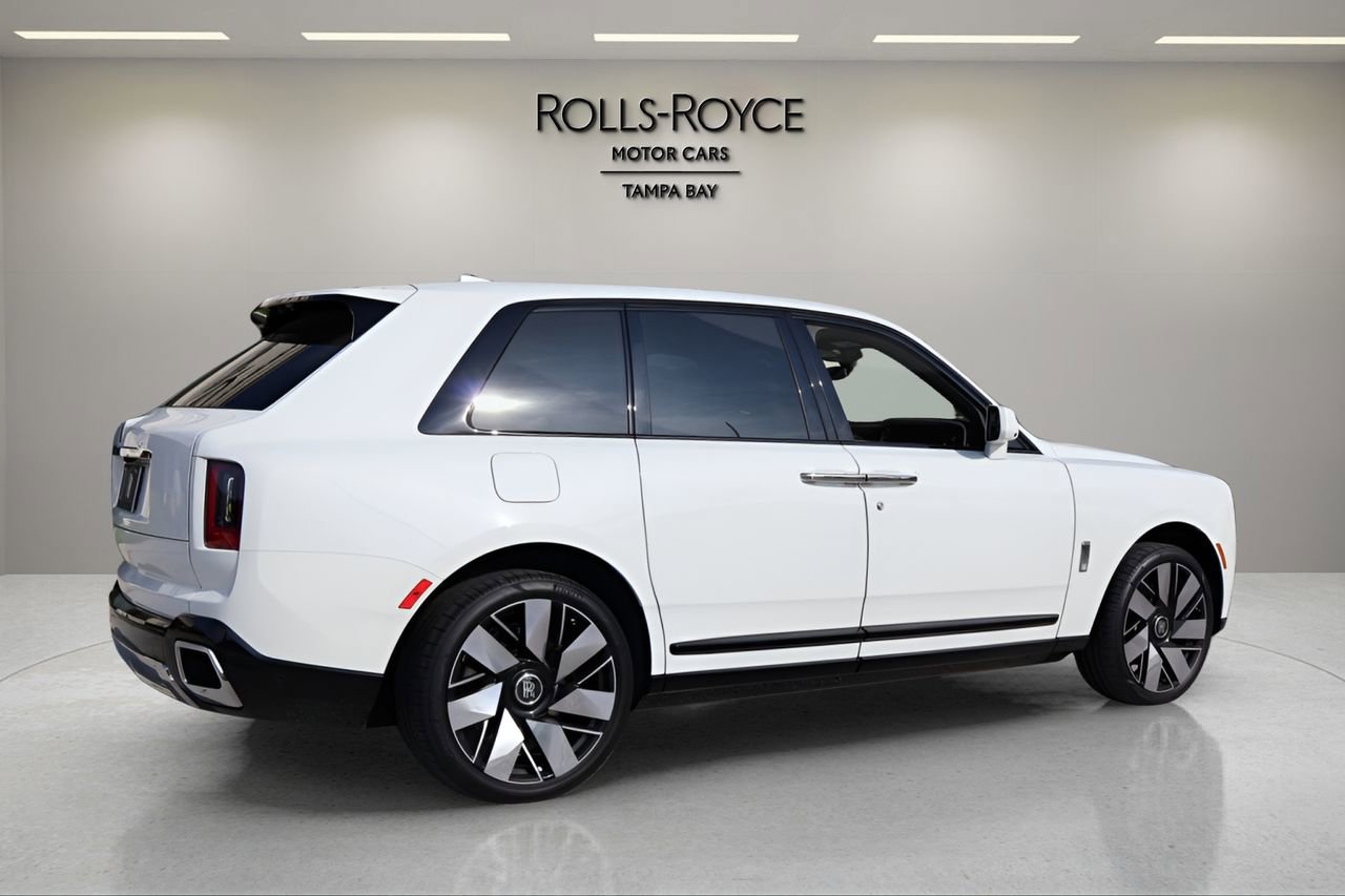 New 2026 Rolls-Royce Cullinan AWD/4WD image 2