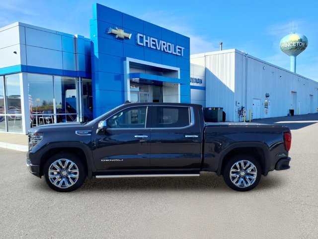 Used 2024 GMC Sierra 1500 Denali w/ Denali Reserve Package AWD/4WD image 7