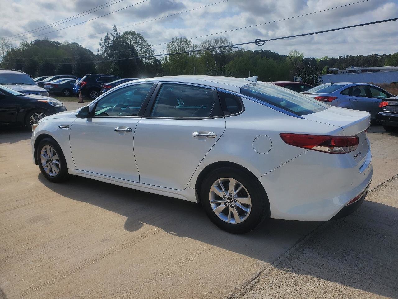 Used 2018 Kia Optima LX image 11