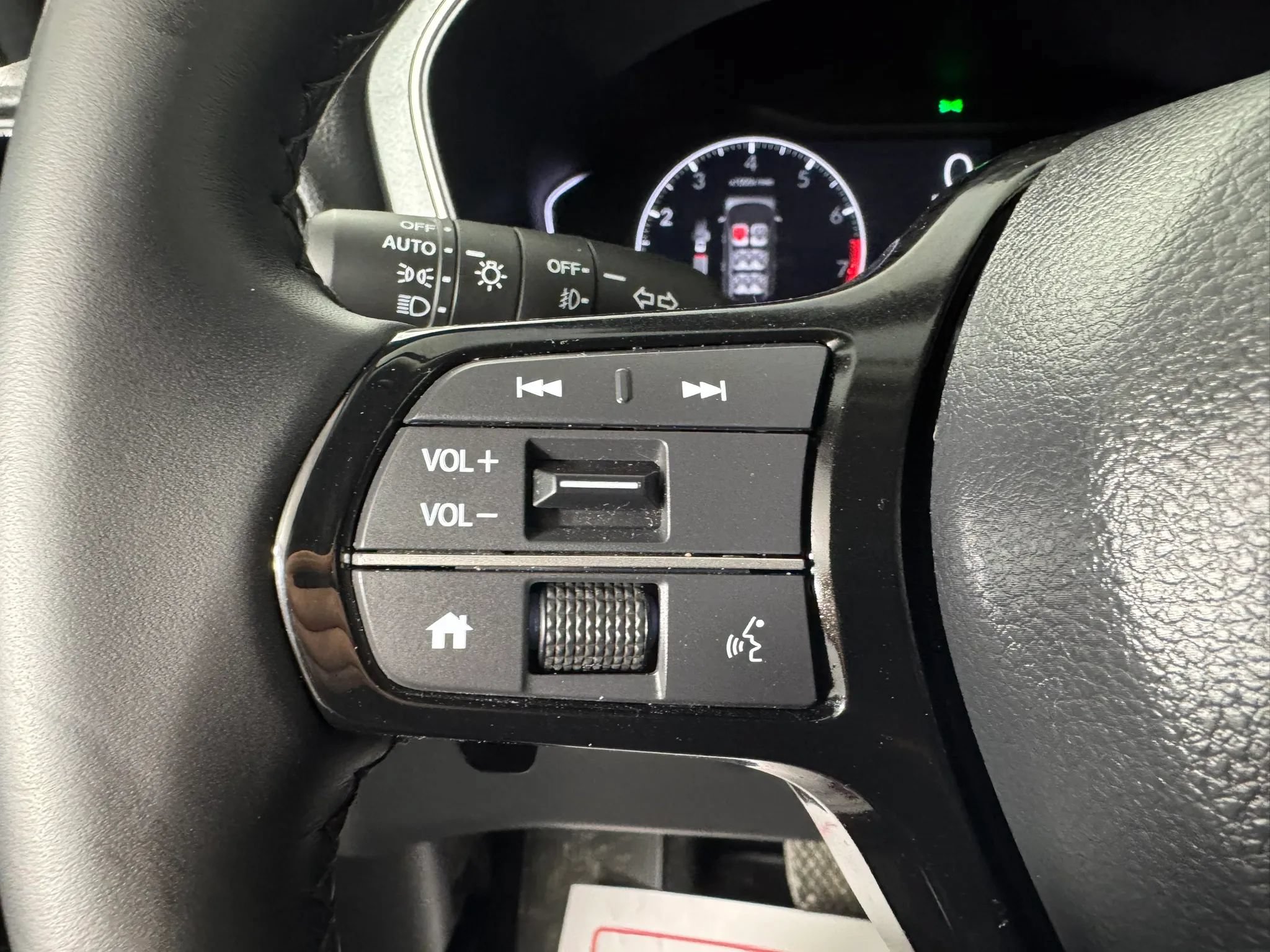 Used 2025 Honda Pilot EX-L image 15