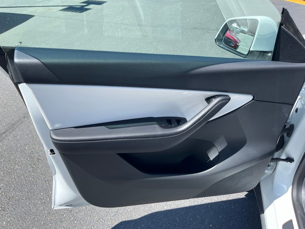 Used 2021 Tesla Model Y Long Range AWD/4WD image 9
