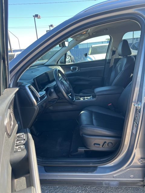 Used 2024 Kia Sorento S image 21