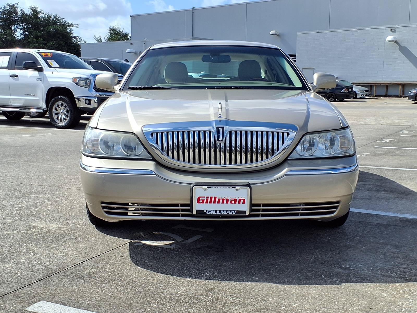 Used 2007 Lincoln Town Car Signature Limited RWD image 19