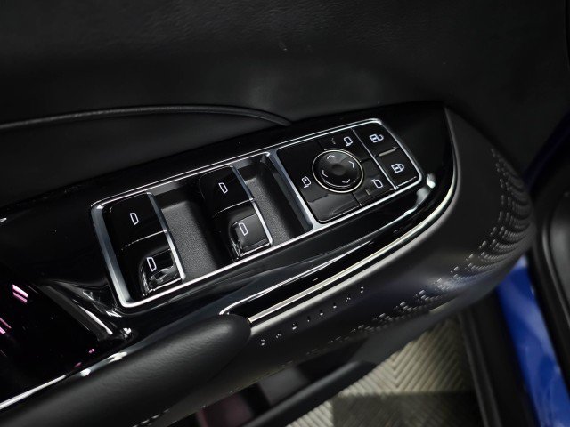 Used 2024 Cadillac Lyriq Sport AWD/4WD image 34