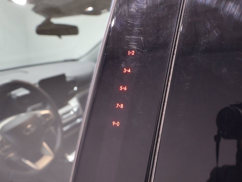 Used 2024 Ford Explorer XLT w/ Equipment Group 202A image 11