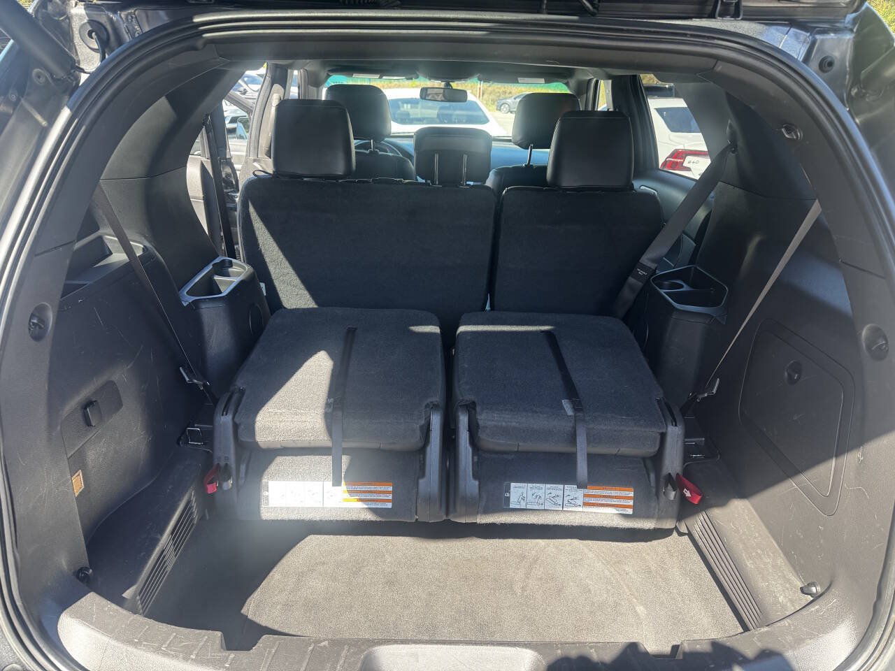 Used 2015 Ford Explorer XLT w/ Equipment Group 202A AWD/4WD image 14