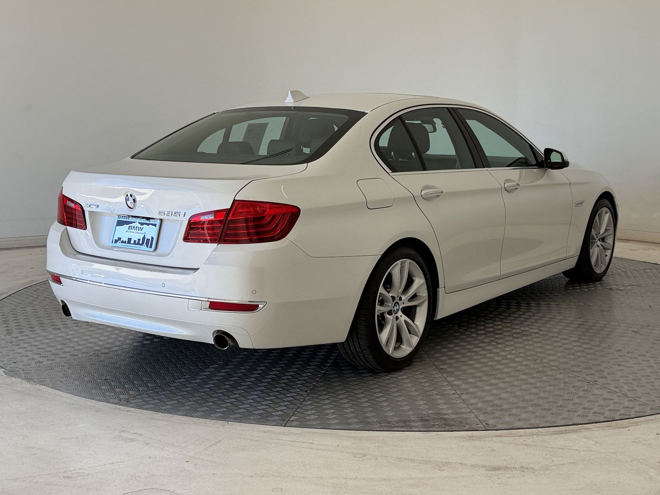Used 2016 BMW 535i xDrive Sedan AWD/4WD image 9