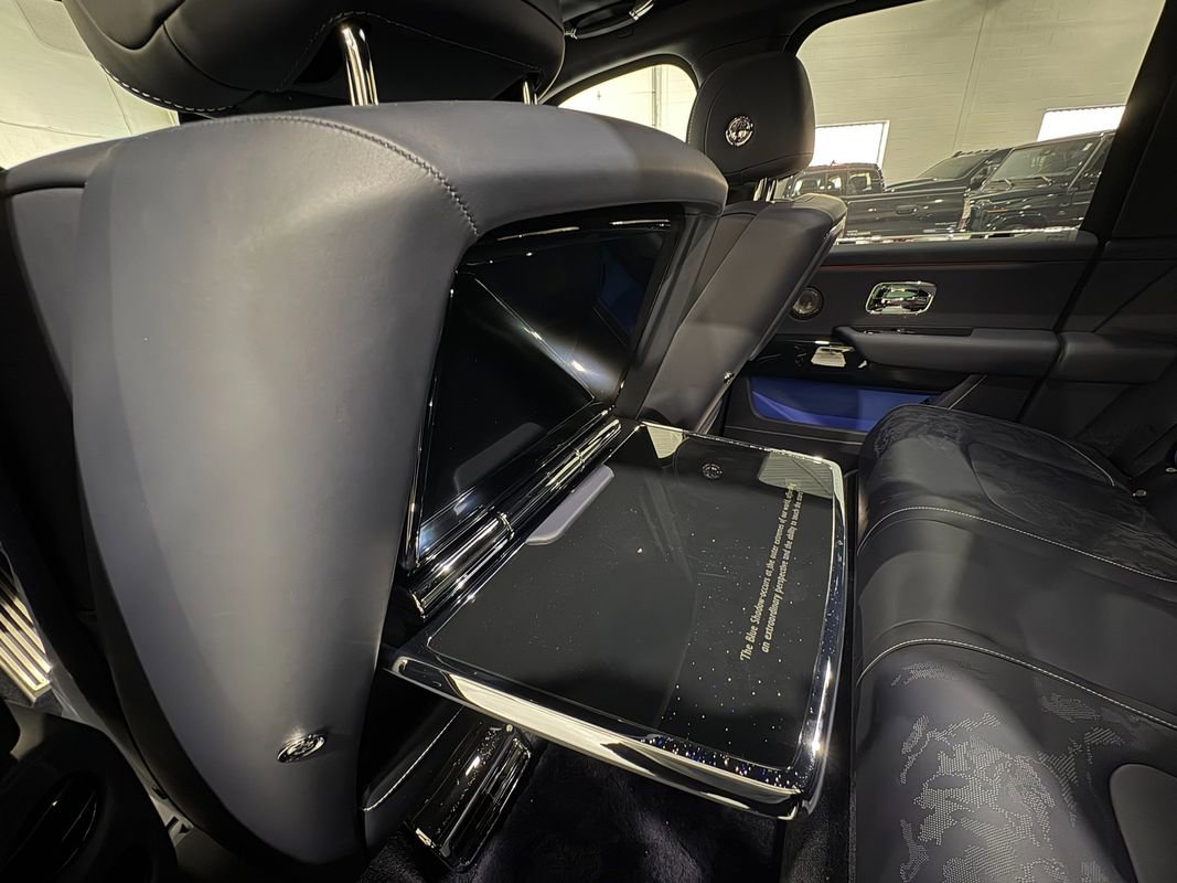 Used 2024 Rolls-Royce Cullinan Black Badge w/ Leather Finishing Pack image 39