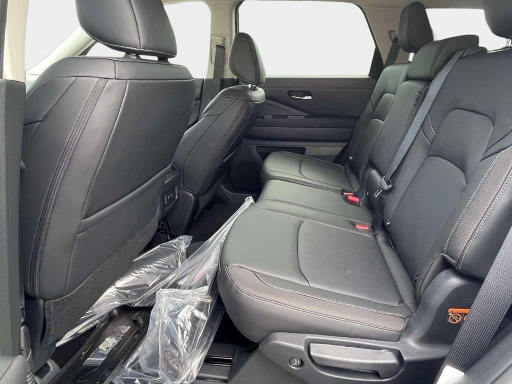 New 2026 Nissan Pathfinder SL FWD image 13