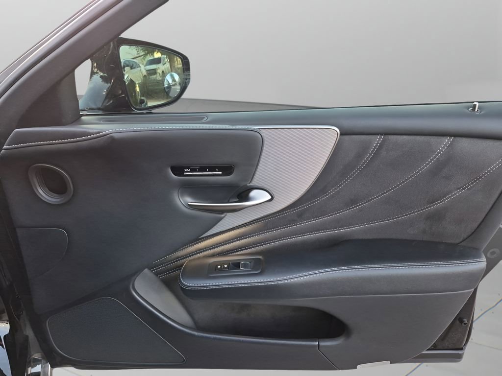 Used 2018 Lexus LS 500 F Sport w/ Accessory Package (Z2) image 13