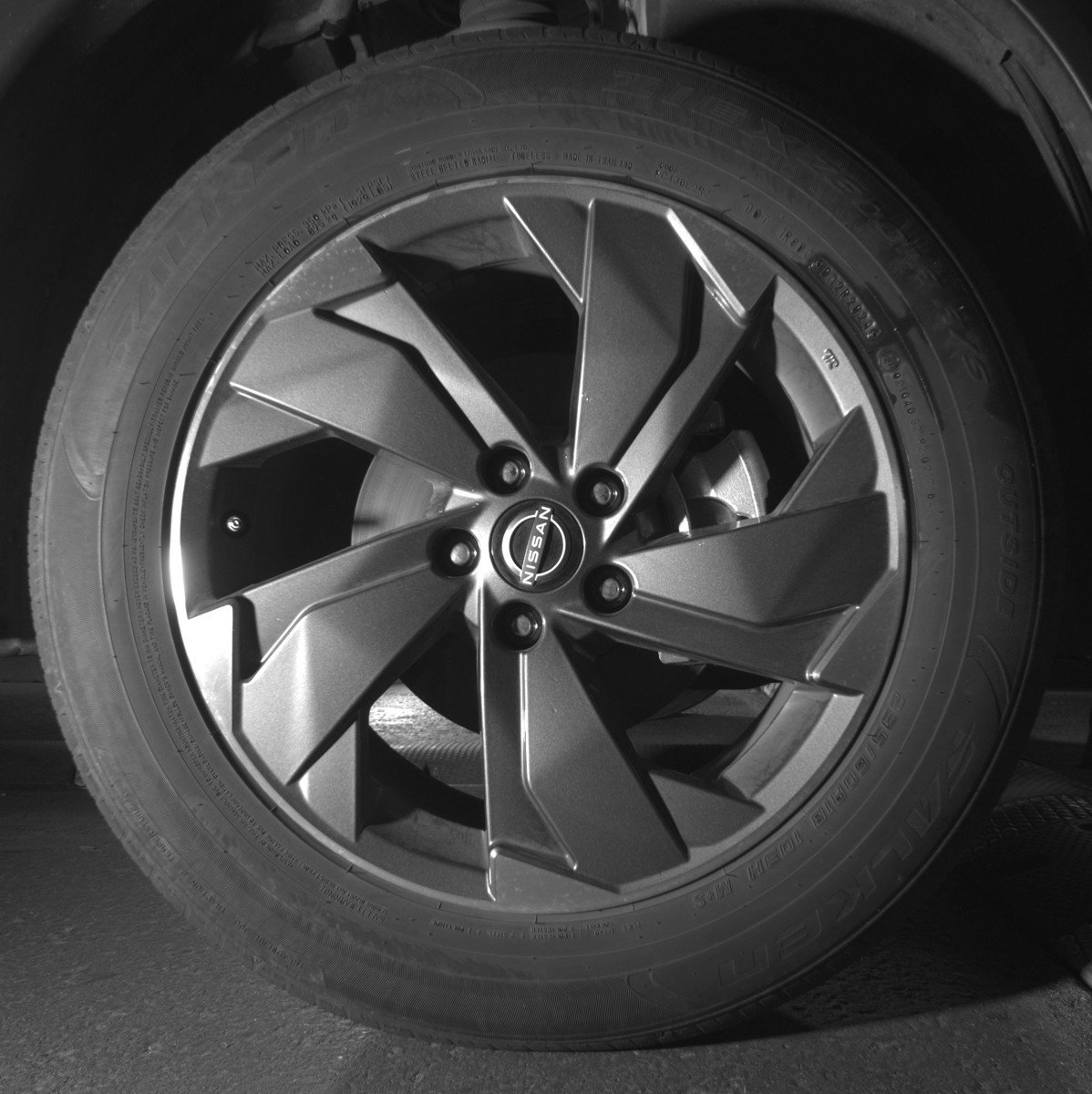 Used 2025 Nissan Rogue SV FWD image 13