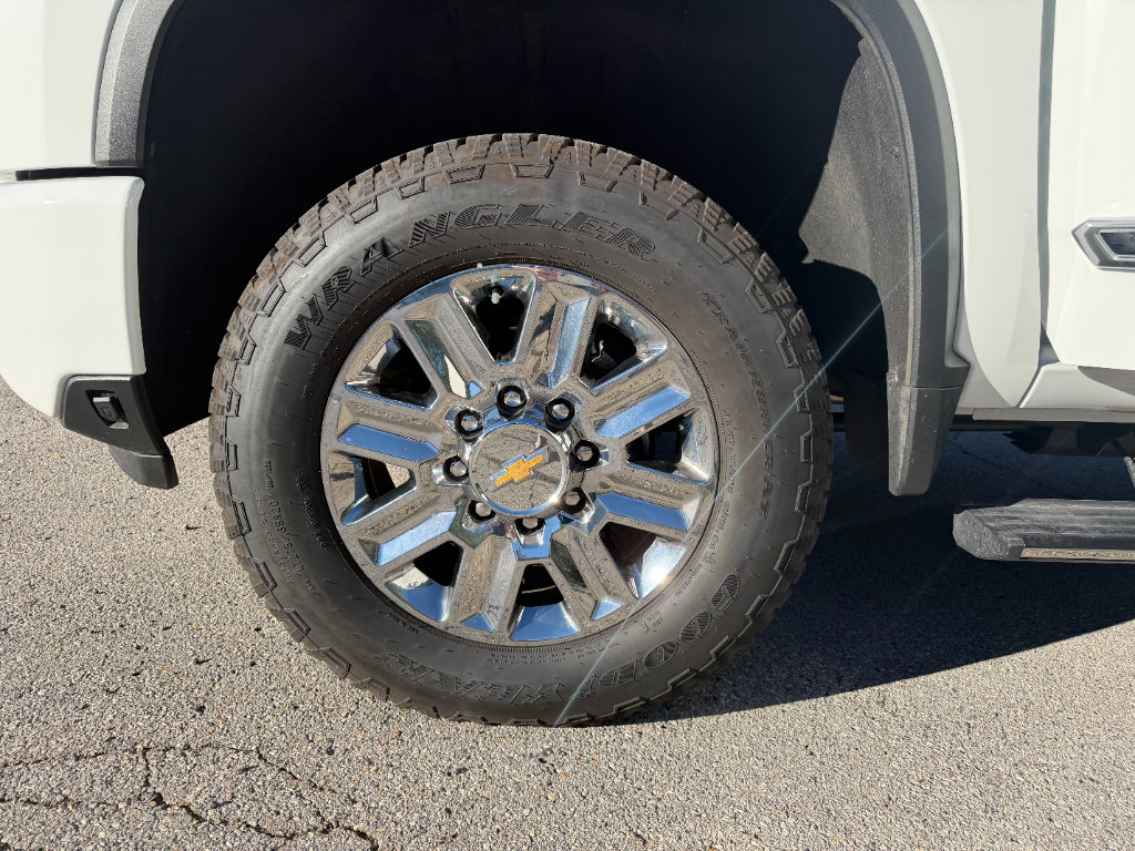 Used 2026 Chevrolet Silverado 3500 High Country w/ High Country Premium Package AWD/4WD image 25