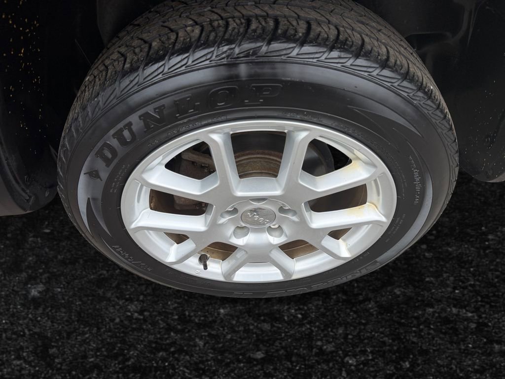 Certified 2020 Jeep Renegade Latitude w/ Cold Weather Group image 22