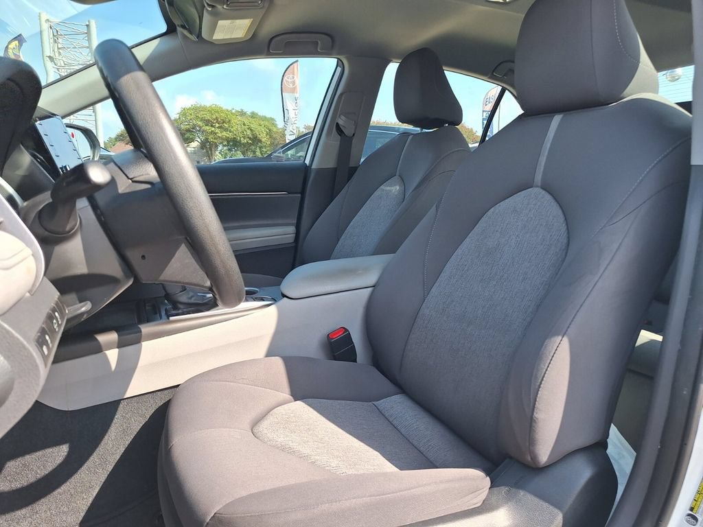 Used 2024 Toyota Camry LE FWD image 21
