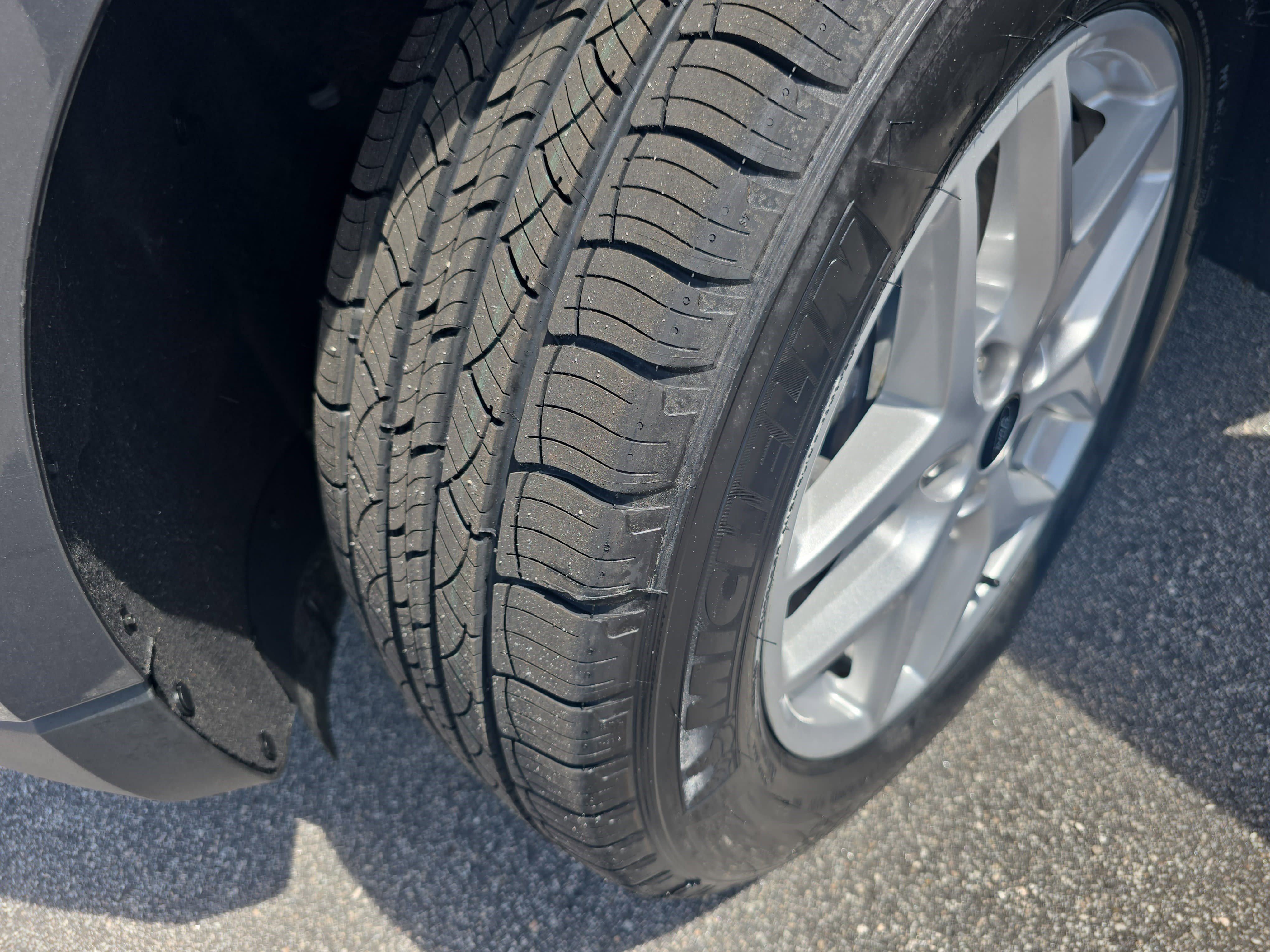 Used 2024 Ford Edge SEL AWD/4WD image 30
