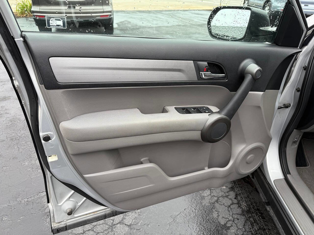 Used 2011 Honda CR-V LX image 45