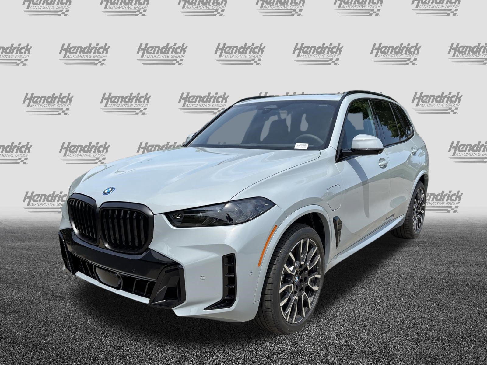 New 2026 BMW X5 xDrive50e w/ M Sport Package AWD/4WD image 7