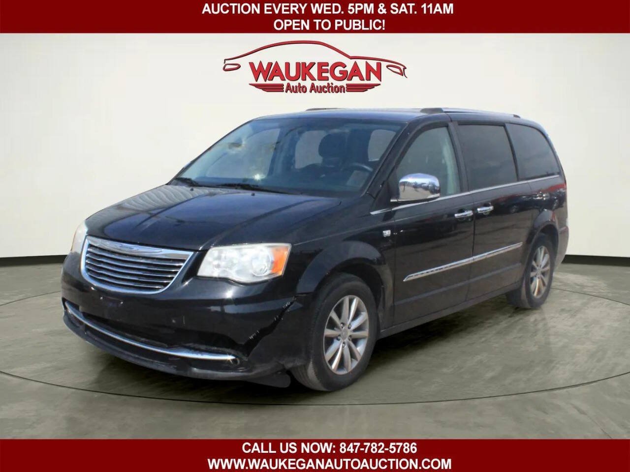Used 2014 Chrysler Town & Country Touring-L FWD image 1