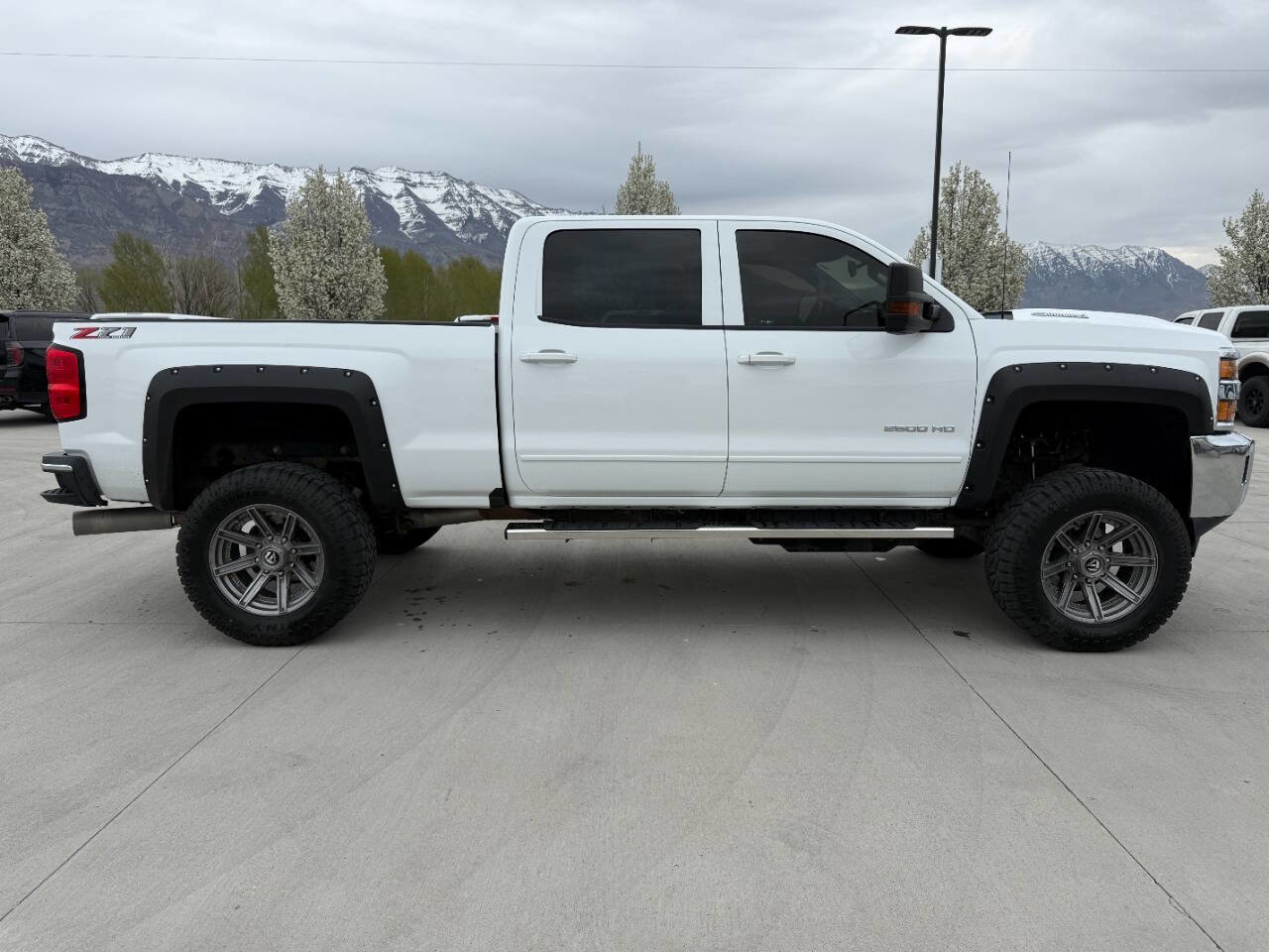 Used 2018 Chevrolet Silverado 2500 LT w/ LT Convenience Package image 2