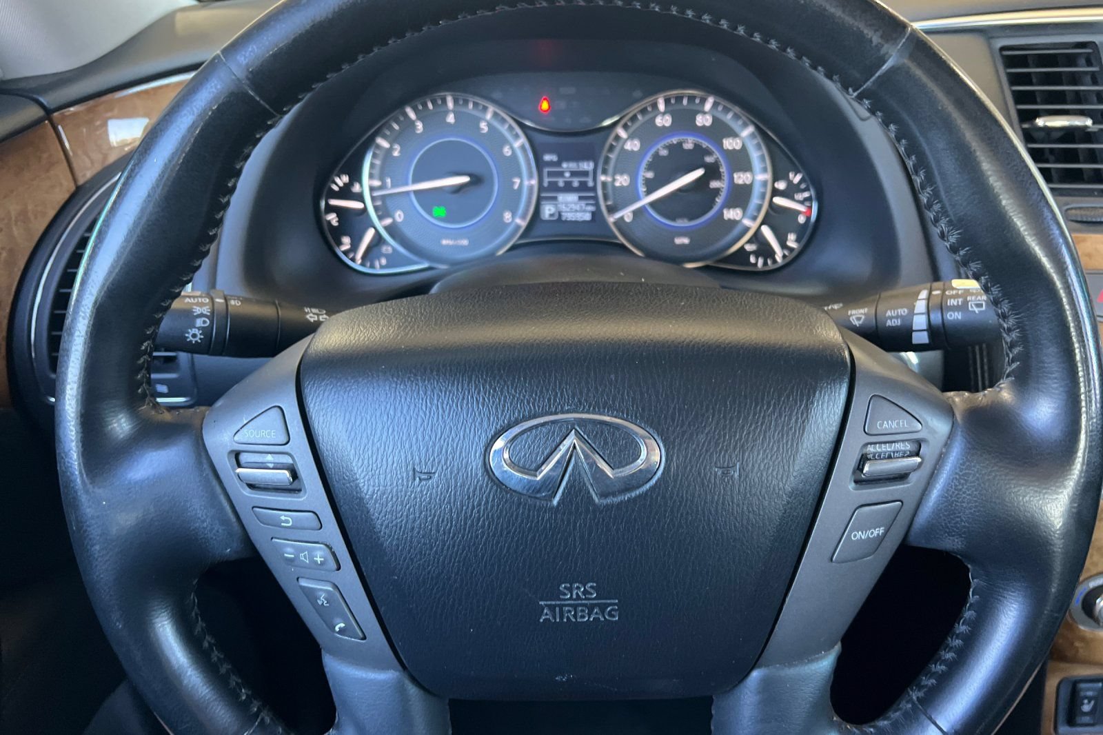 Used 2014 INFINITI QX80 4WD w/ Theater Package image 26