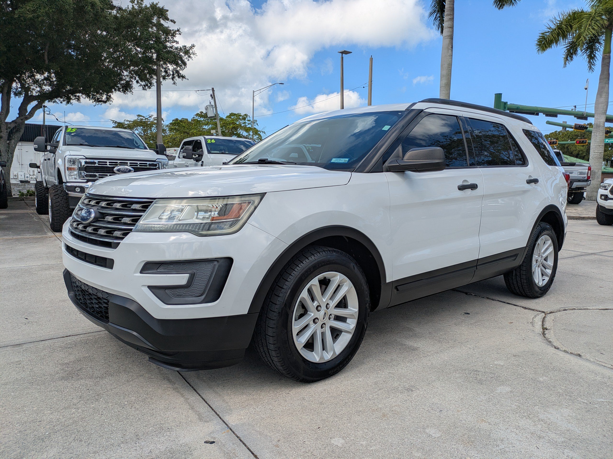 Used 2016 Ford Explorer FWD image 7