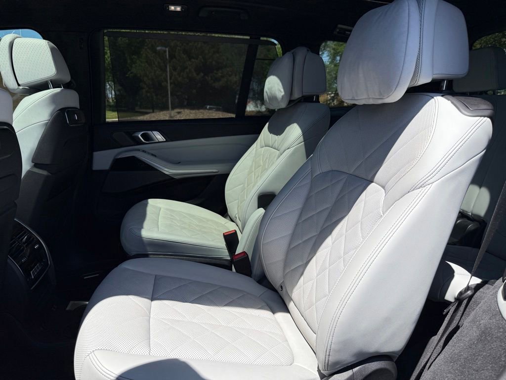 Used 2025 BMW X7 xDrive40i w/ Executive Package AWD/4WD image 19