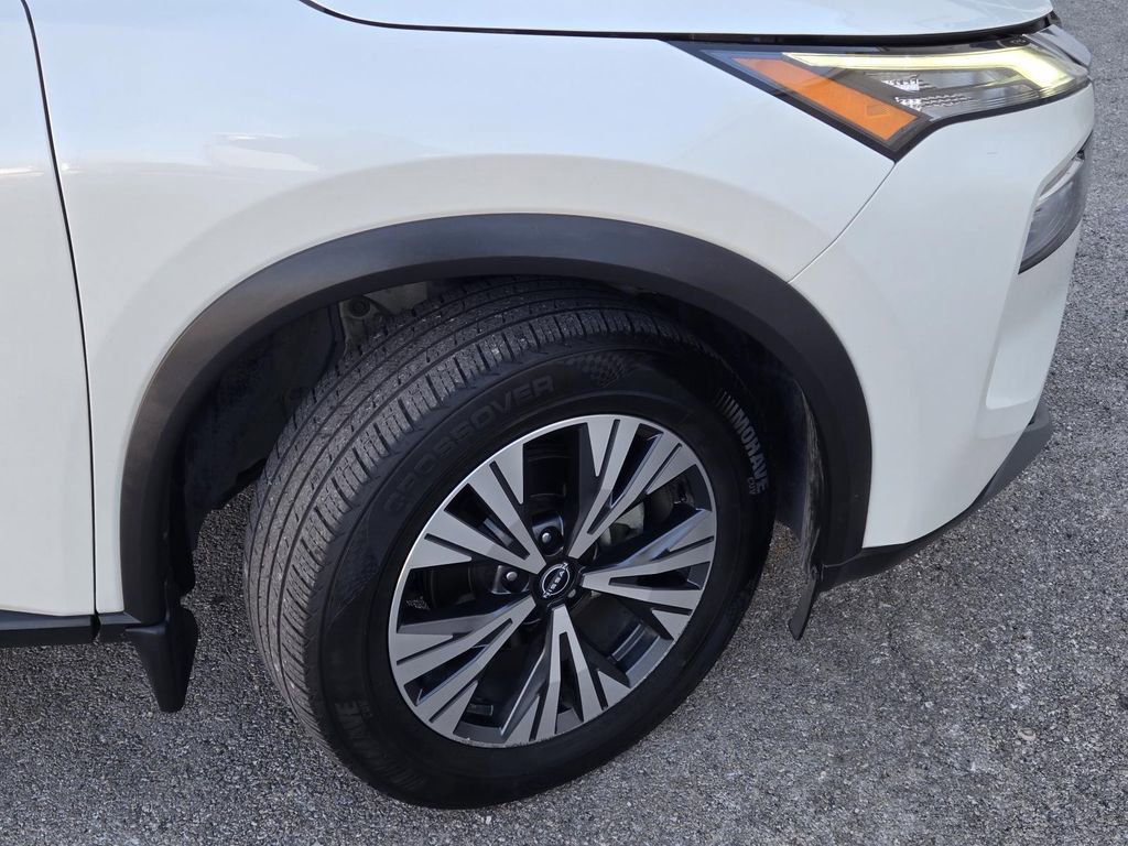 Certified 2023 Nissan Rogue SV image 6