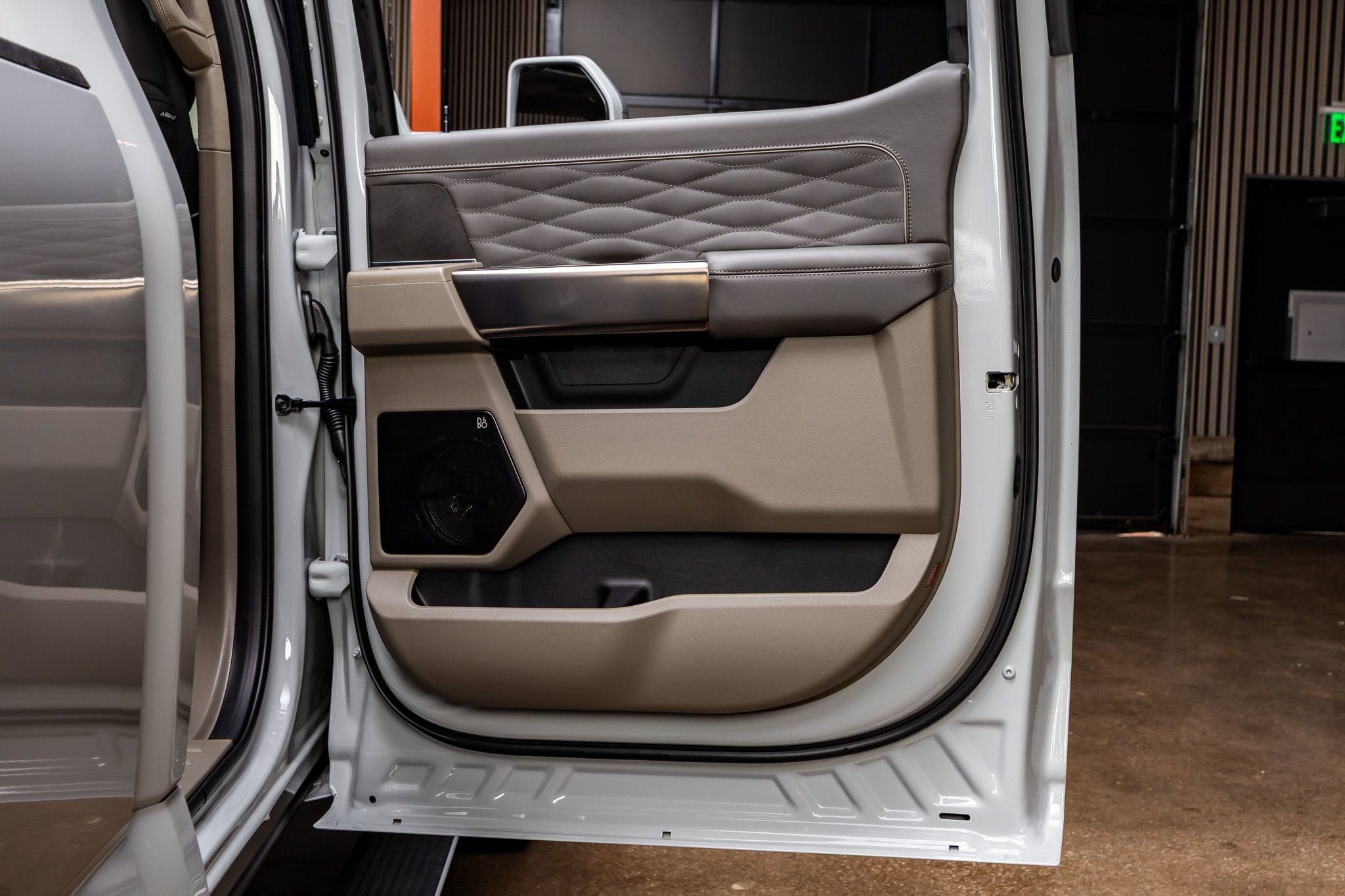 Used 2026 Ford F450 Platinum w/ Platinum Plus Package image 38