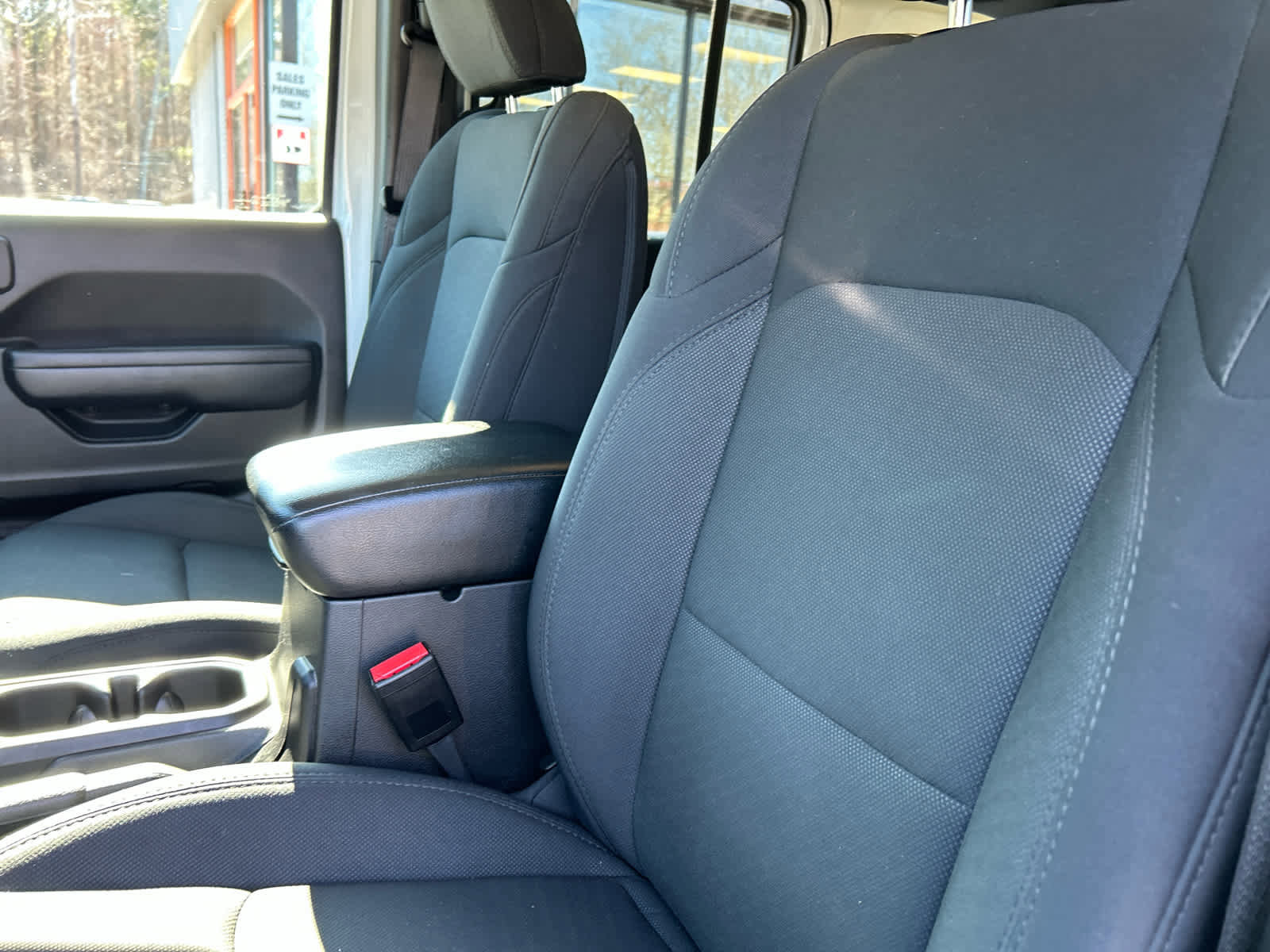 Used 2023 Jeep Wrangler Unlimited w/ Cold Weather Group image 20