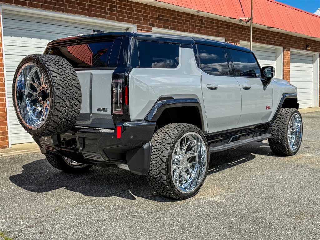 Used 2024 GMC Hummer EV 3X w/ LPO, Illumination Package image 37