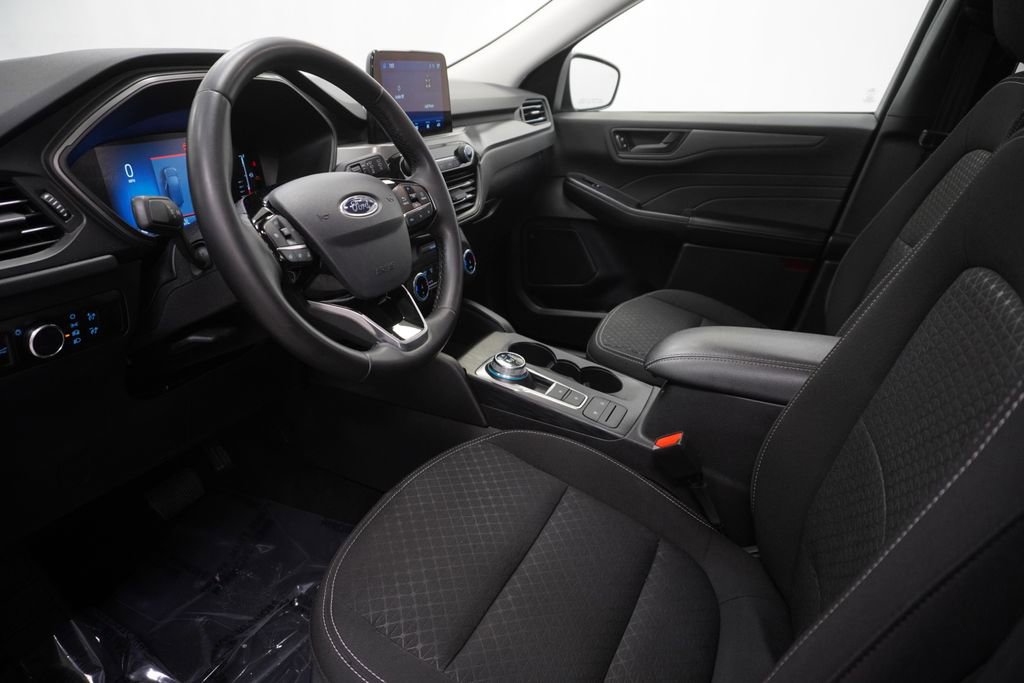 Used 2024 Ford Escape Active w/ Cold Weather Package FWD image 17