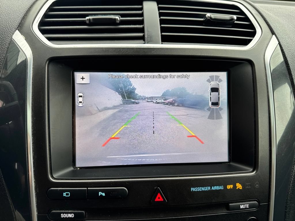 Used 2019 Ford Explorer Limited w/ Class III Trailer Tow Package AWD/4WD image 9