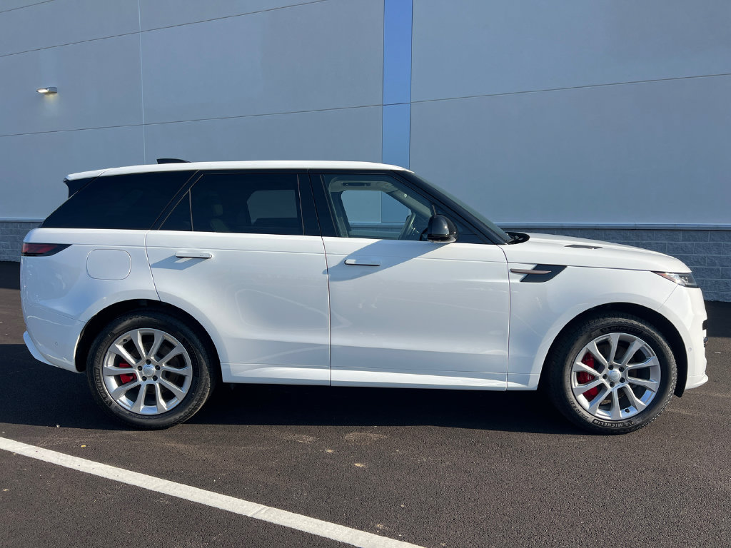 Used 2024 Land Rover Range Rover Sport Dynamic SE AWD/4WD image 9