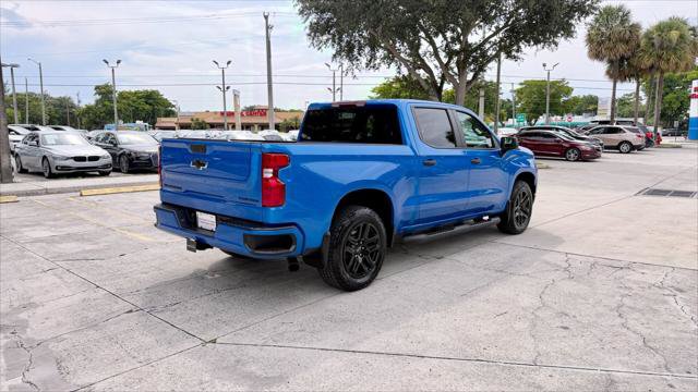 Used 2025 Chevrolet Silverado 1500 Custom w/ Turbomax Blackout Package RWD image 9