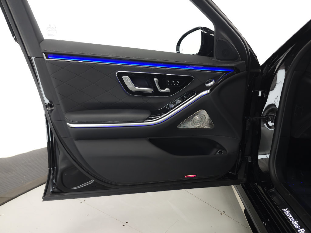 Used 2023 Mercedes-Benz S 580 4MATIC Sedan w/ AMG Line image 5