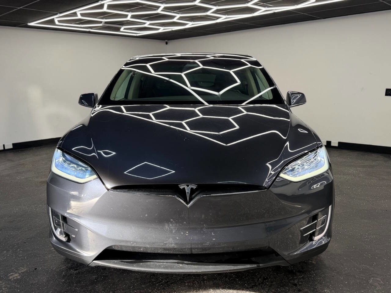 Used 2017 Tesla Model X 90D image 2
