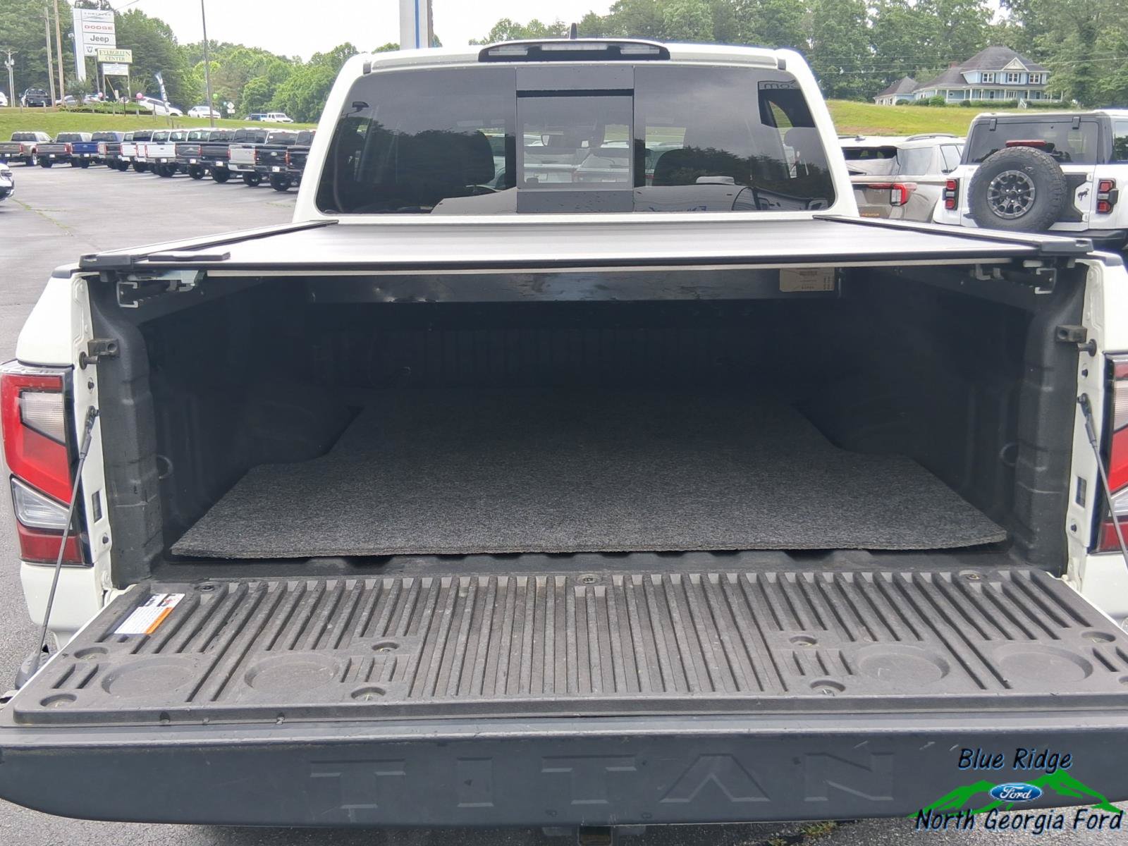 Used 2024 Nissan Titan PRO-4X w/ Pro-4x Convenience Package AWD/4WD image 14