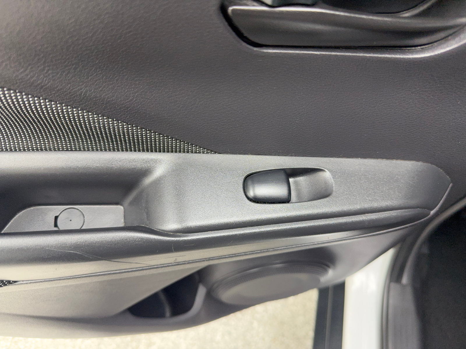Used 2020 Nissan Kicks S FWD image 43