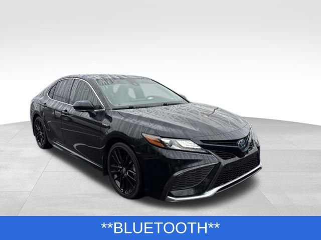Used 2021 Toyota Camry XSE w/ Navigation Upgrade Package image 7