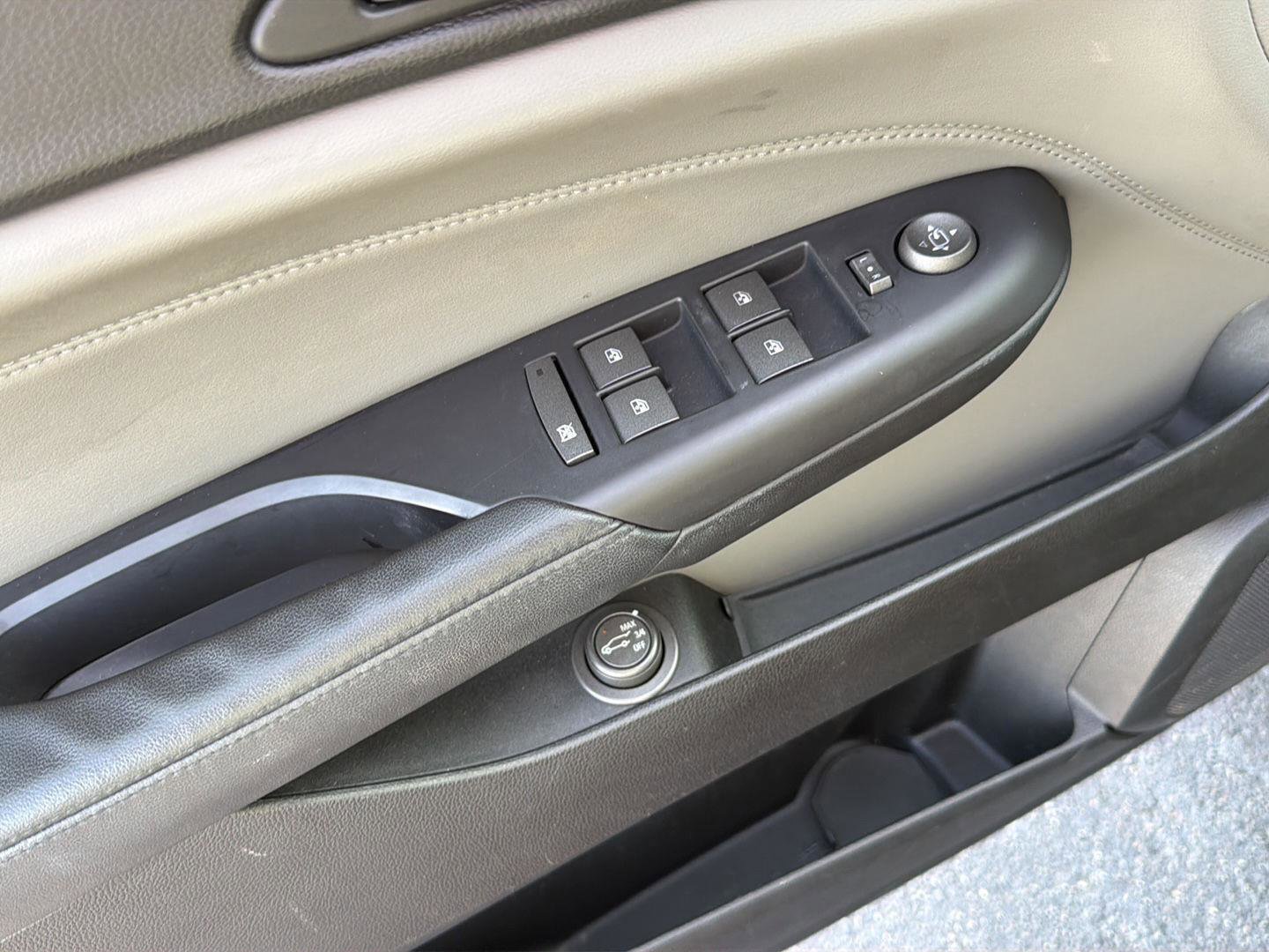 Used 2010 Cadillac SRX Luxury FWD image 31