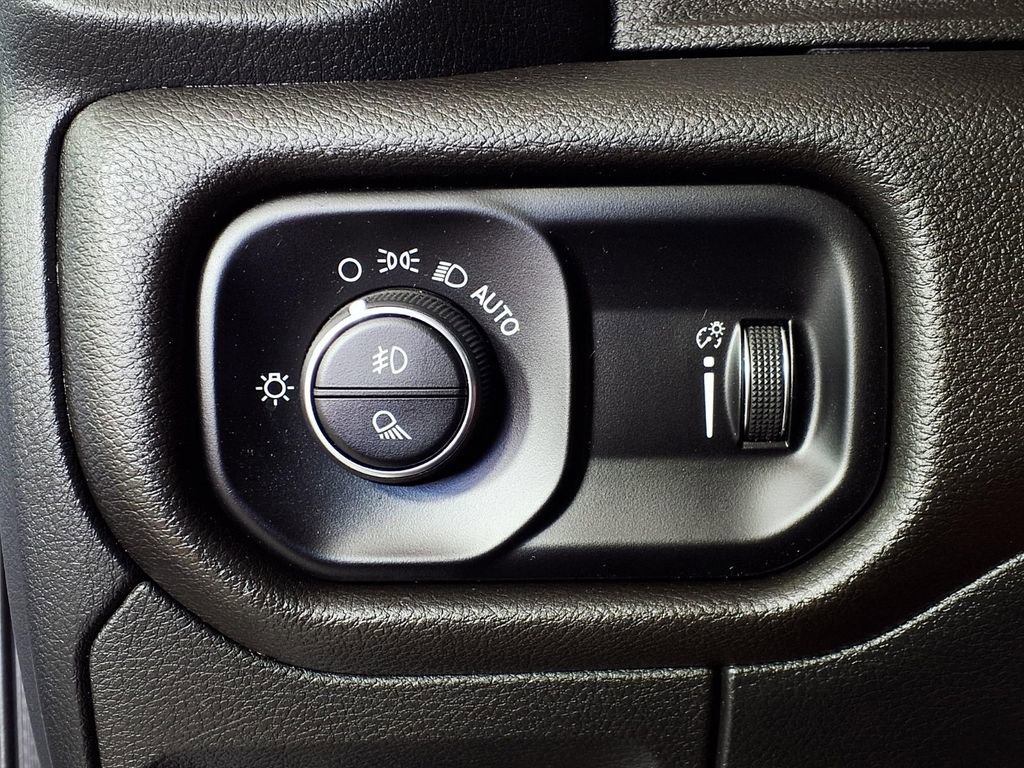 Used 2025 RAM 1500 Lone Star image 24