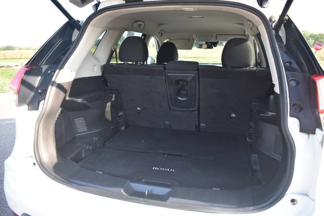 Used 2019 Nissan Rogue SV FWD image 17