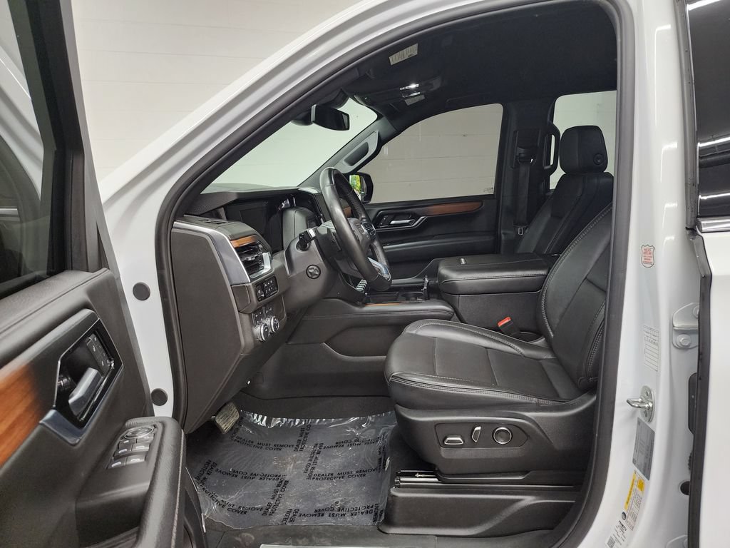 Used 2025 GMC Yukon Denali AWD/4WD image 12